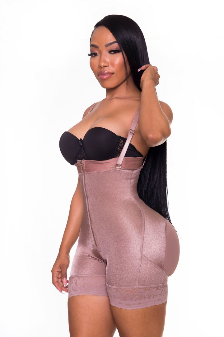 Short strapless girdle with medium compression