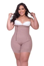 Short Girdle with Side Closure – Seamless Tummy Control - Image 8